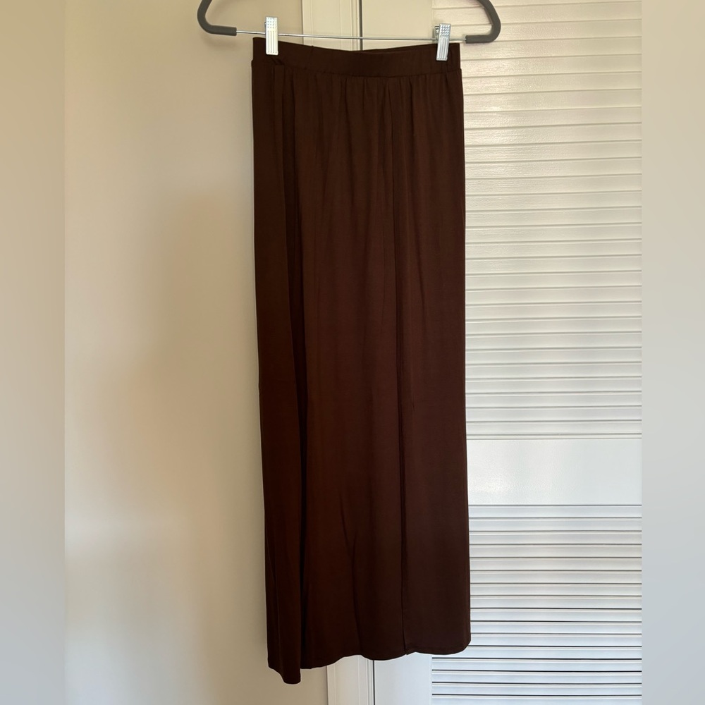 Maxi skirt with slit - new with tags - size medium